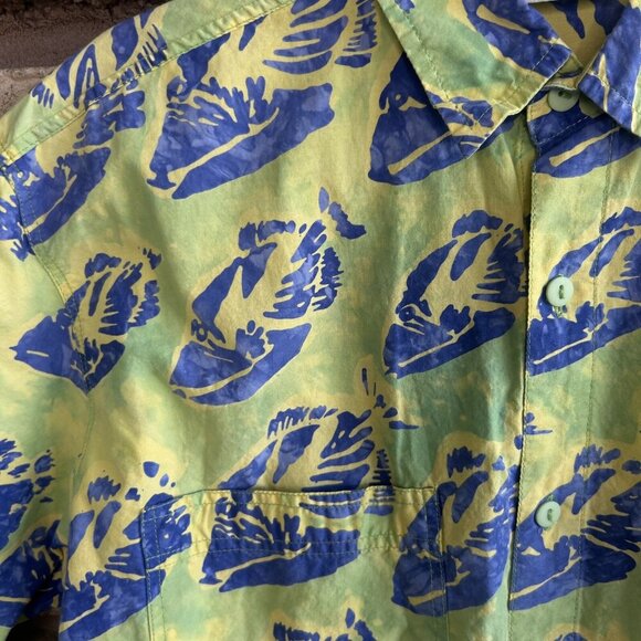 Rum Reggae Men's Cabana Aloha Shirt Humu Humu Hues Fish Motif Size Small - Picture 6 of 10